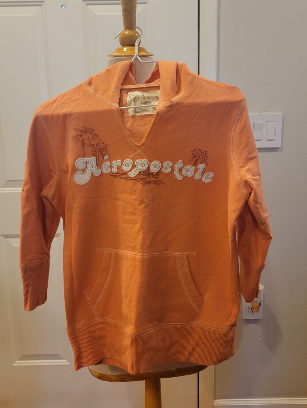 🧣EUC~ Aeropostale Orange V-Neck Hooded Sweater